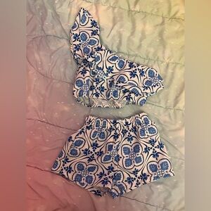 SHEIN Blue and White Kids Patterned Outfit